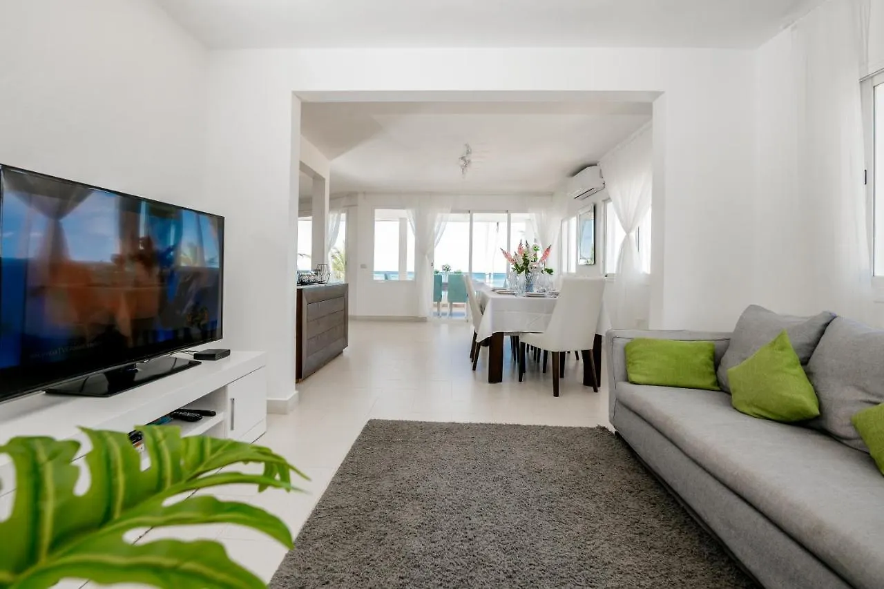 Beachfront Punta Cana Condo For Rent - Ocean View, Private Terrace, And Bbq 0*,