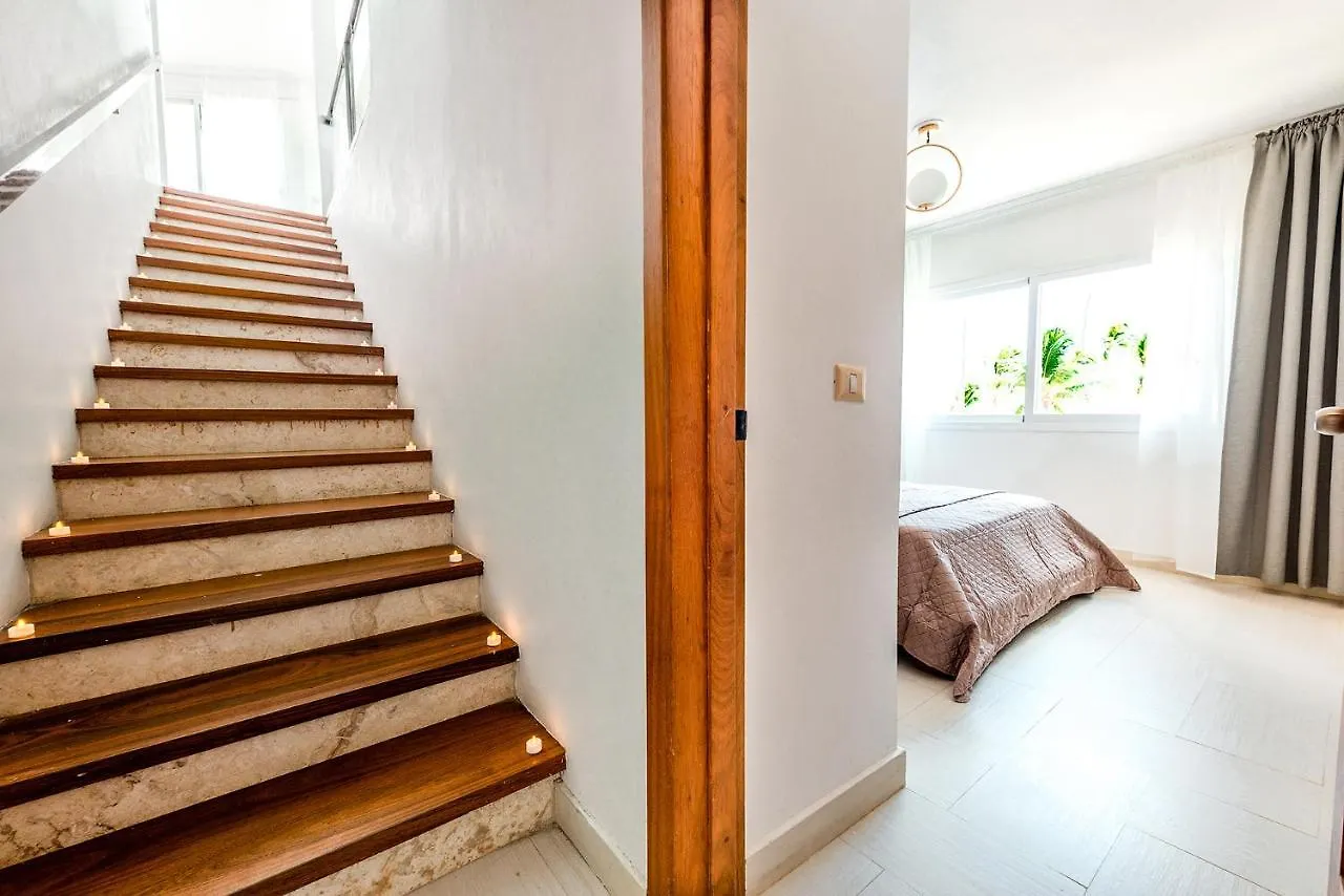 شقة Beachfront Punta Cana Condo For Rent - Ocean View, Private Terrace, And Bbq جمهورية الدومينيكان