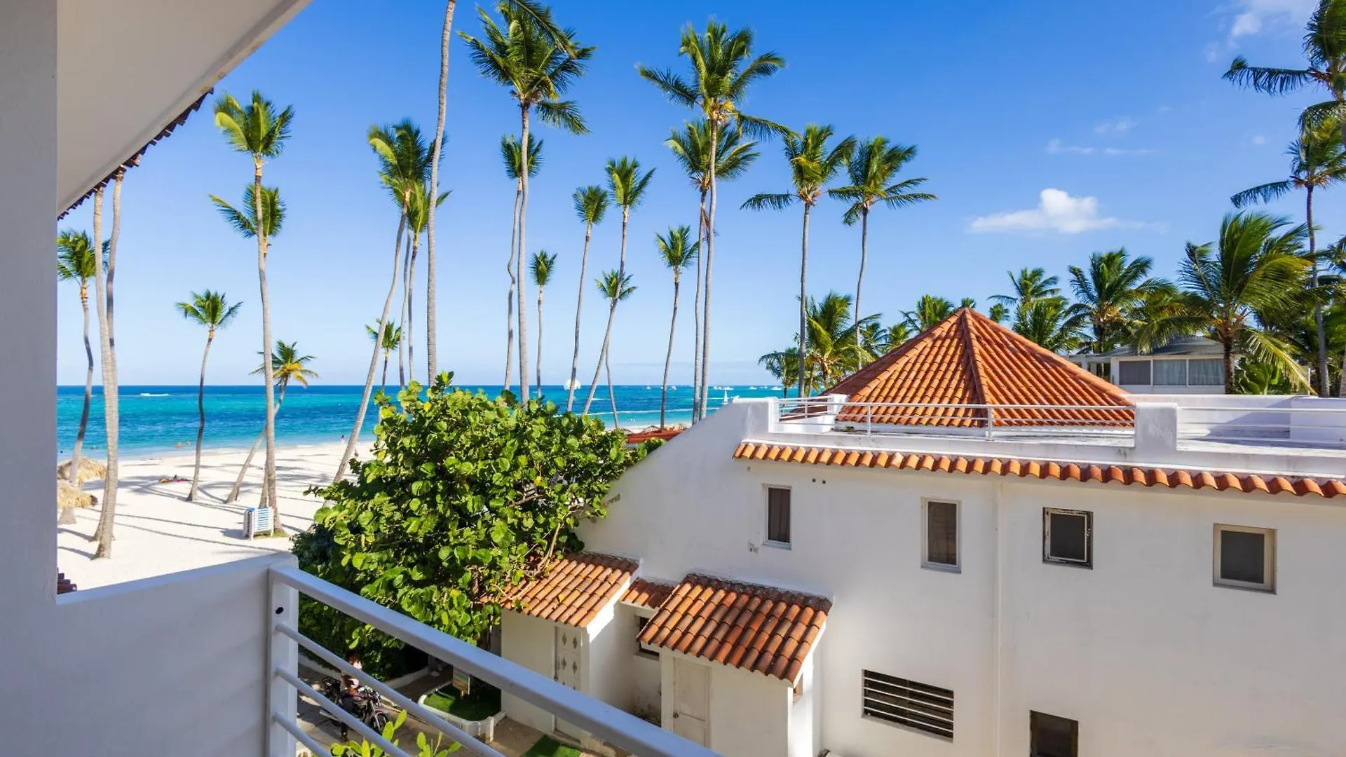 Beachfront Punta Cana Condo For Rent - Ocean View, Private Terrace, And Bbq 0*,  جمهورية الدومينيكان