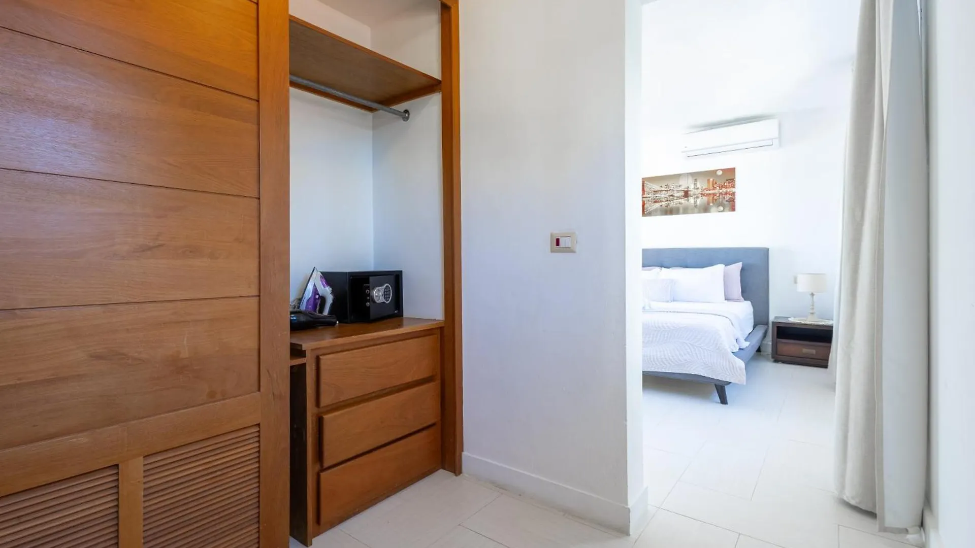 Beachfront Punta Cana Condo For Rent - Ocean View, Private Terrace, And Bbq 0*,  جمهورية الدومينيكان