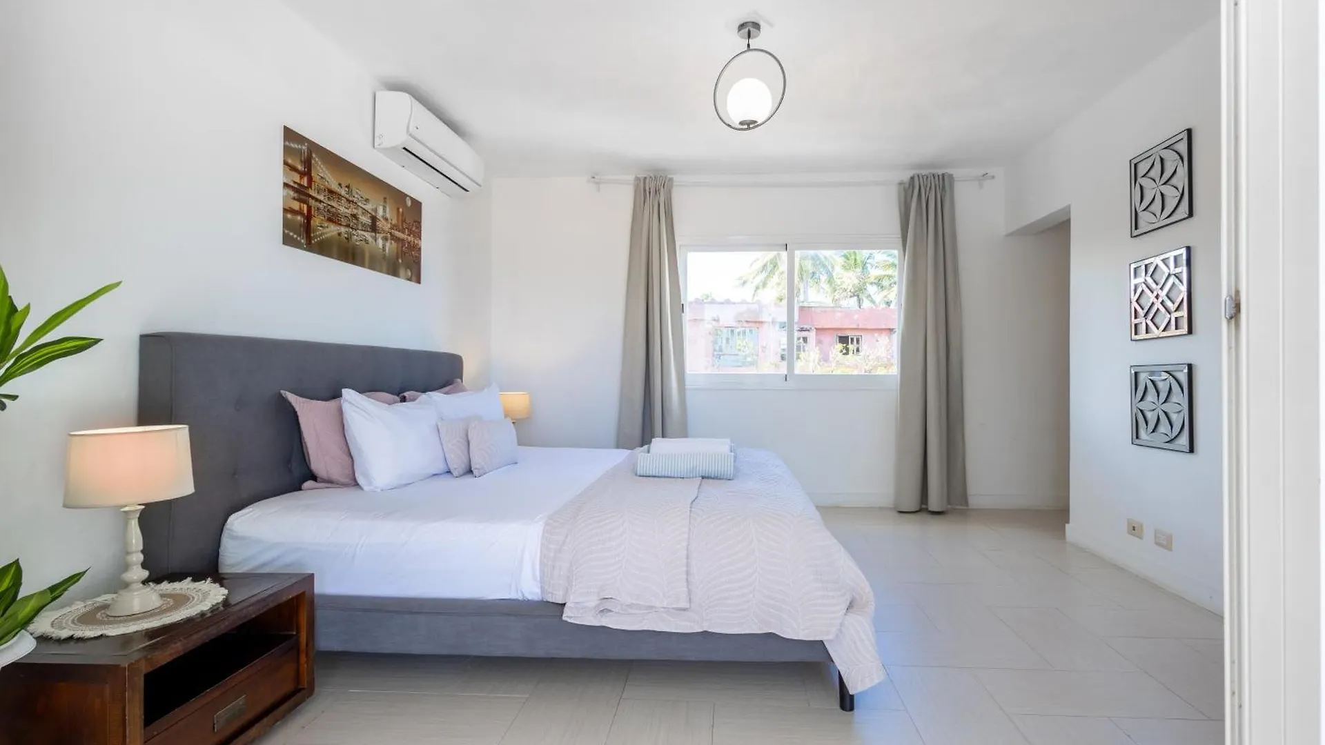 شقة Beachfront Punta Cana Condo For Rent - Ocean View, Private Terrace, And Bbq